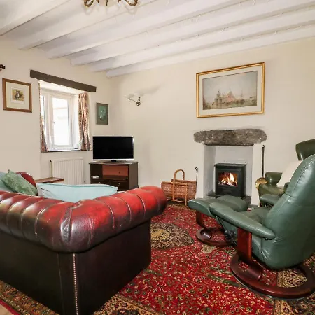 Little Trespettigue Holiday home *